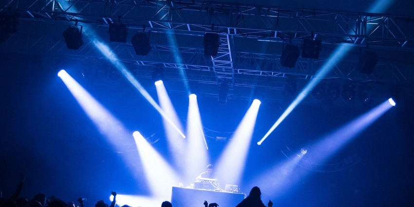 Silent Noise Club offer individual headphones for an immersive experience.