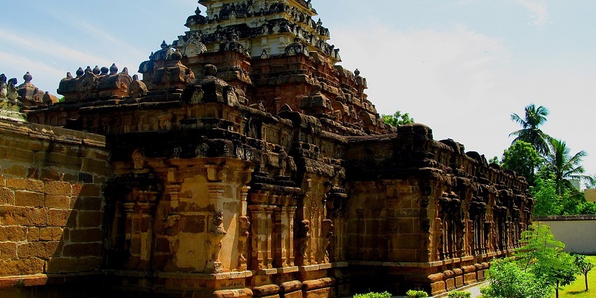 A picture of Kanchipuram's silk heritage, a must-see among places to visit near Salem.