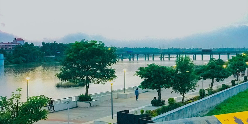 An image of a scenic Silvassa where you can enjoy the tranquil greenery near Mumbai.