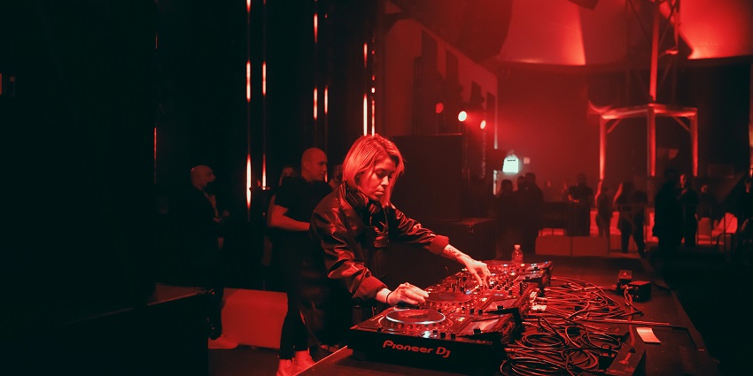 An image of SinQ Nightclub which is one of the best party places to enjoy nightlife.