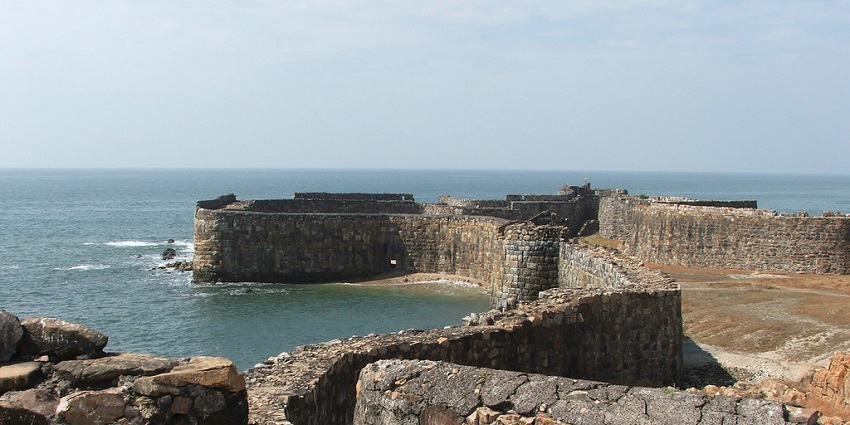 Sindhudurg Fort, built in 1664, showcases Maratha architecture with temples and cannons.