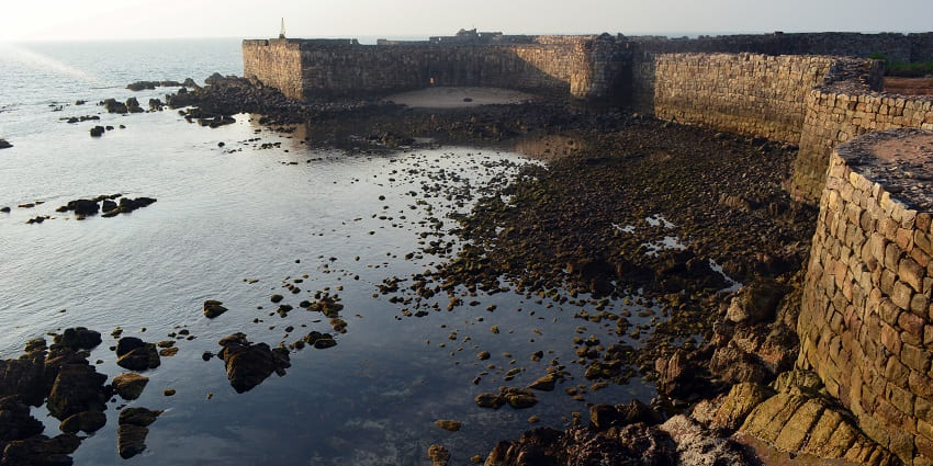Sindhudurg Fort, is among the most visited sea forts in Maharashtra offering stunning Arabian Sea views