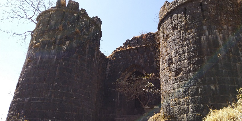 Image representing the Kalyan Darwaza of the Sinhagad Fort located in Maharashtra.