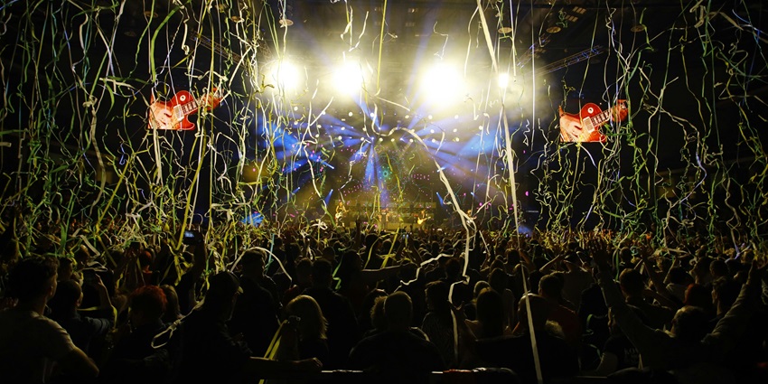 Apna Bar is the best place to experience the nightlife in Daman for travellers.
