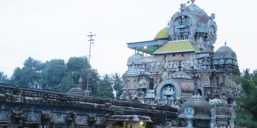 Sirkali is one of the popular places to visit near Chidambaram, especially among pilgrims.