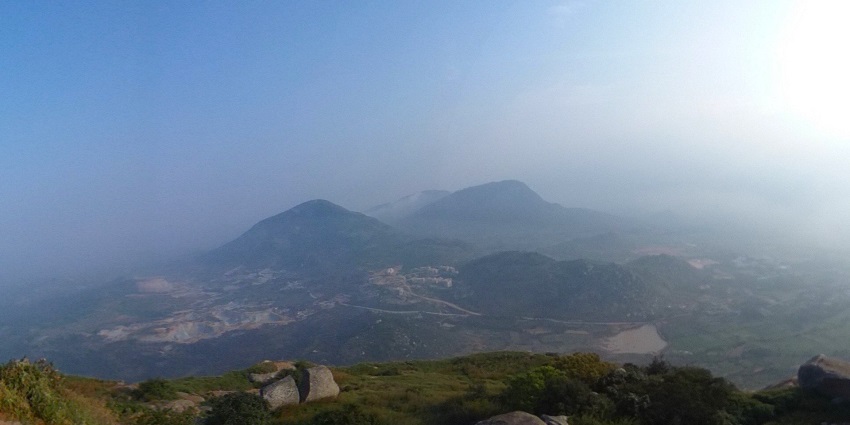 Image of Skandagiri hills during day time - places to visit in April near Bangalore