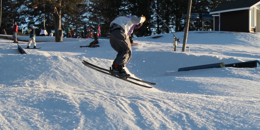 A picture of tourists enjoying skiing, one of the most popular things to do in Ladakh