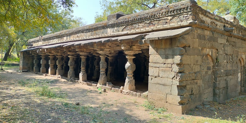 A glimpse of the famous Solapur Bhuikot Fort near Shivsrushti Killa Akluj Fort.