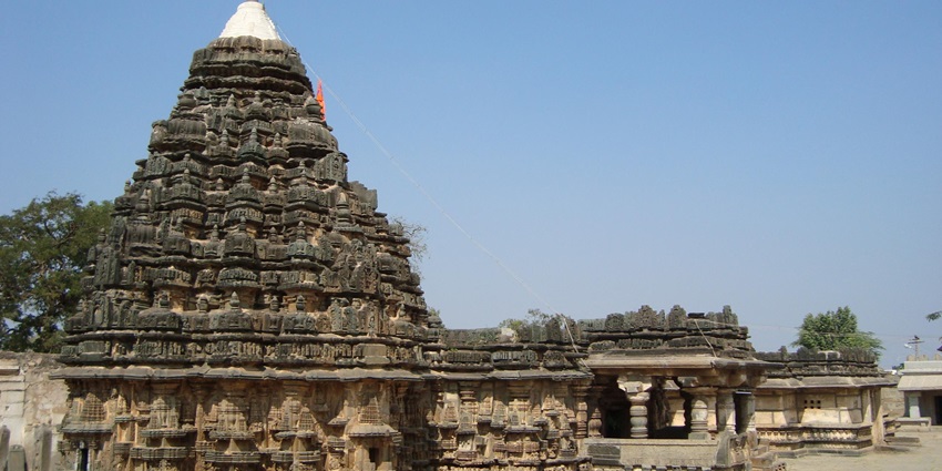 Someshwara Temple, a place to visit in Hoskote, showcases exquisite stone architecture