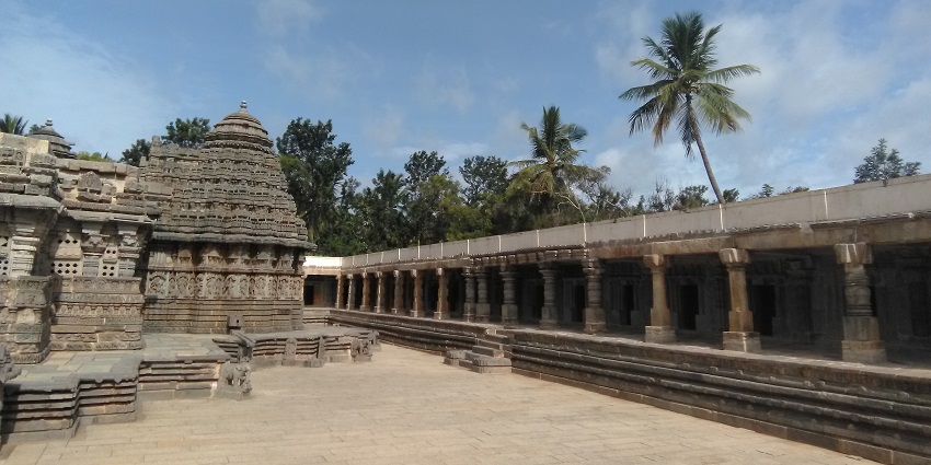 The front view of Somnathpur Temple captured during daytime