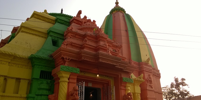 Close up view of a temple roof in Sonepur, one of the must visit places near Chudanga gada fort