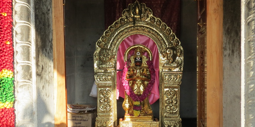 Hanuman idol in Sri Jayamangala Anjaneyar Thirukoil.