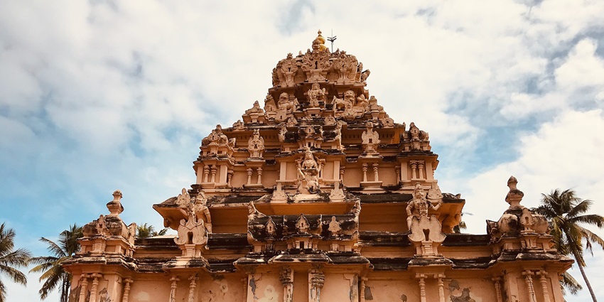 Get connected with the divine presence at Sri Kadumbadi Chinnamman