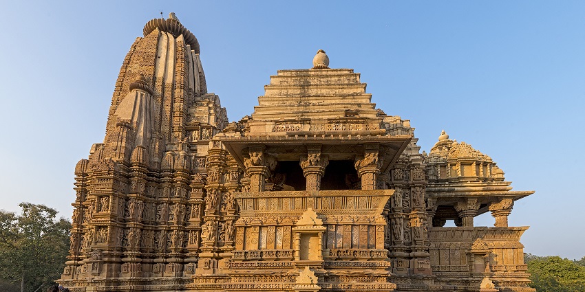 Unwind at this revered temple in Adyar Chennai for a moment of tranquillity and peace.