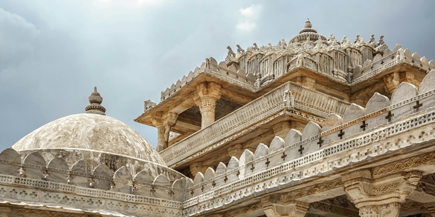 Chembur temple with ornate tower, sacred sculptures, and Vadakalai Vaishnava traditions from Ahobilam lineage, one of the best Lakshmi Narasimhar temples in Chennai.