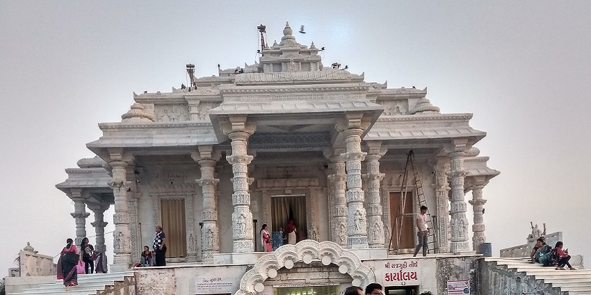 Bahucharaji temple include Sri Nemi Saraswati Dham Jain Tirth emphasizes education, spirituality, and reflection.