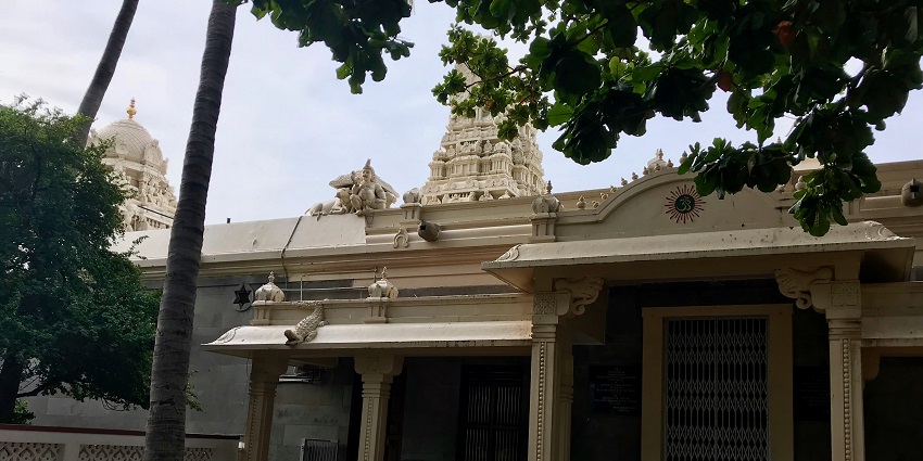 Temple in Sri Ramana Maharshi Ashram near Pachaiamman Temple