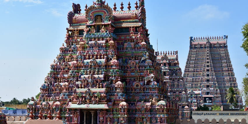 Sri Thirunaraiyur Nambi, another Thirucherai Temple is dedicated to the Hindu god Vishnu and his wife Lakshmi.