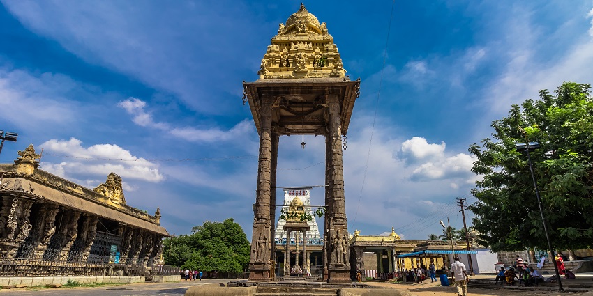 Experience divine serenity in Varadaraja Perumal near Ekambaranathar temple