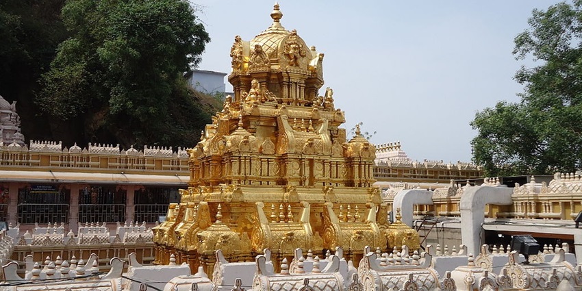 Sri Vinayaka Temple in Besant Nagar, a popular destination among famous temples in Besant Nagar