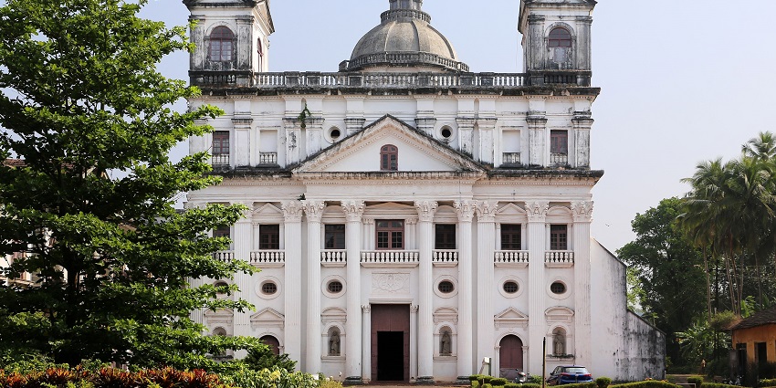 A picture of a church in Goa located near the Morjim Beach, built in traditional architecture