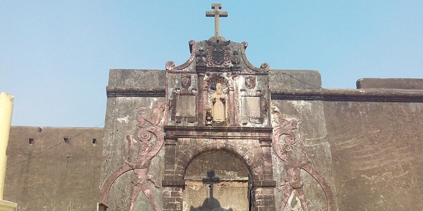 Enjoy stunning aerial views of this historic site, perfect for paragliding in Daman.
