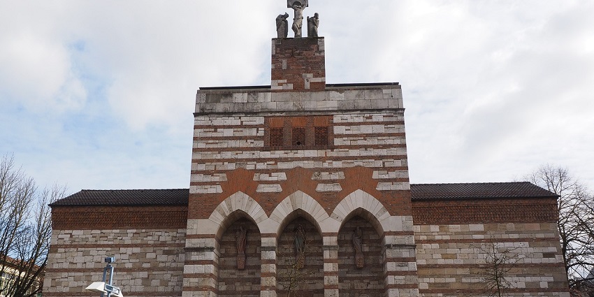 A picture of St. John the Baptist Church, one of the haunted places in Thane.