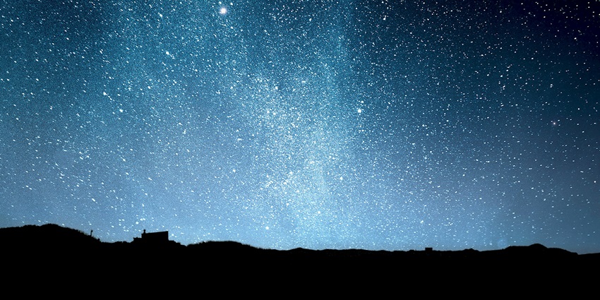Enjoy the serene stargazing tours under clear skies with your loved ones and create memories.
