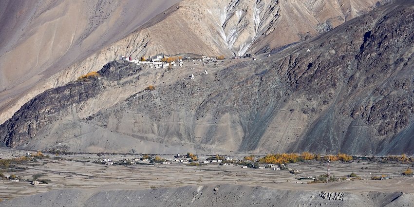 A view of Stongde to Padum trek, one of the top places for trekking in Ladakh Zanskar.
