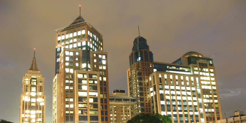 Exploring the illuminated, The Piazza, is one of the fun things to do in UB City complex.