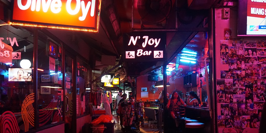 Bangkok party street includes a trendy area with stylish bars and cocktails.