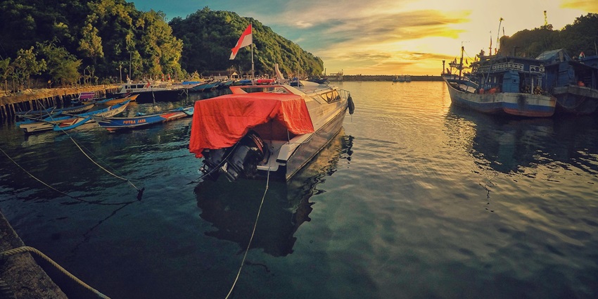 An image of a scenic view with tranquillity in western Indonesia.