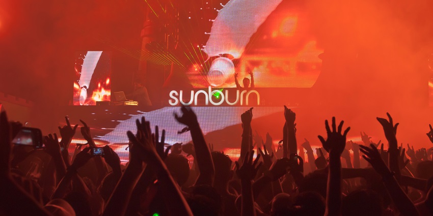 Feel the beat at Sunburn and have the best time with its lively and energetic atmosphere.