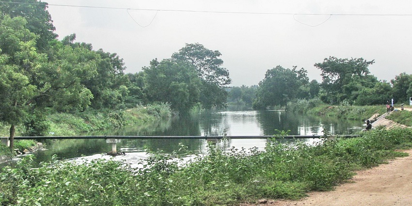 A picture of Sundapatti, featuring mountains and lakes which is very ideal for trekking.