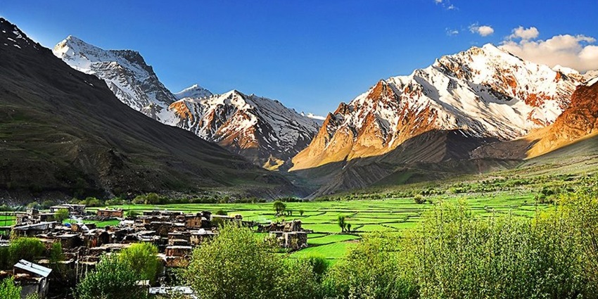 Suru Valley is one of the best places to visit around the ancient Rangdum Monastery.