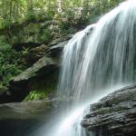 Suruli Waterfalls in Tamil Nadu is a cascading beauty that makes for a scenic attractions