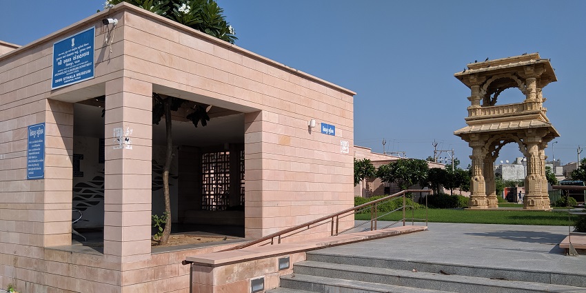 Swaminarayan Museum, is one of the best Junagahd museums, displaying artifacts honoring Bhagwan Swaminarayan's teachings and impact