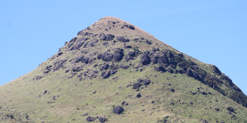 A landscape image of Tadiandamol Peak, a place to visit near Virajpet for every traveller.