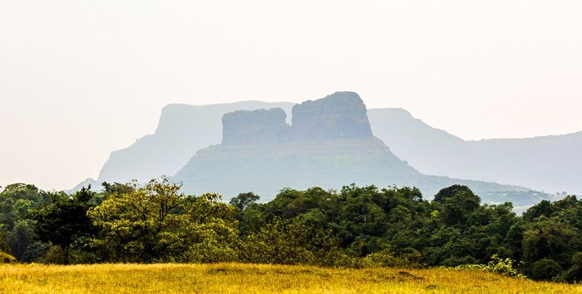 Tailbaila Fort offer breathtaking landscapes, history, and adventure in Maharashtra.