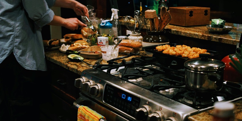 A picture of tourists enjoying a cooking lesson at a cooking school in Bali, Indonesia