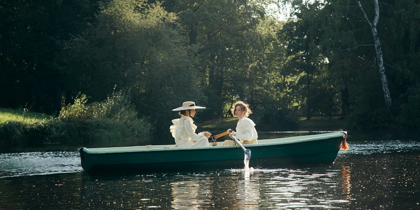 Enjoying a coracle ride is one of the exciting things to do in Shivanasamudra Falls.