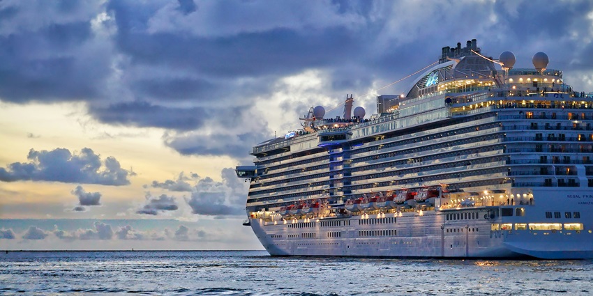 The amazing sunset view with a cruise from another country to Bali in Indonesia.