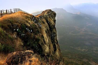 Majestic view of Takmak Tok at Raigad Fort, showcasing its stunning landscape.