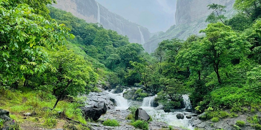 A scenic view of Tamhini Ghat among hills, one of the best places to visit in Mulshi.