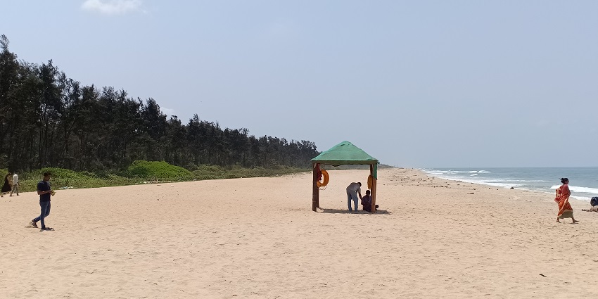 Tannirbhavi Beach, among the best places to visit in Mangalore with serene shores.
