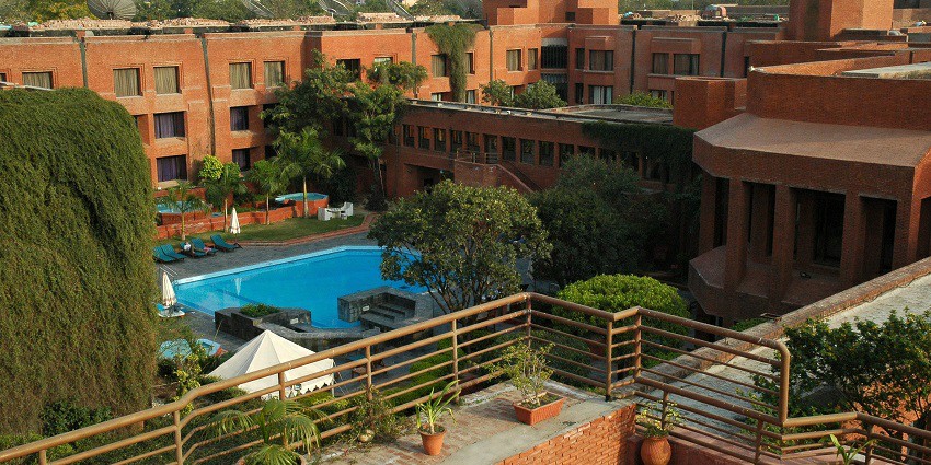 Tapas Bar is among the best party places in Agra serving diverse tapas and fine wines.