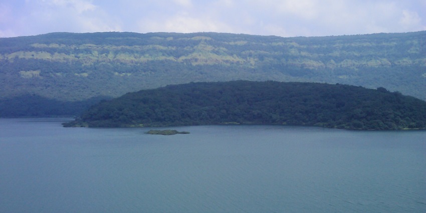 Tapola, a tranquil village, is one of the best places to visit in July in Maharashtra.