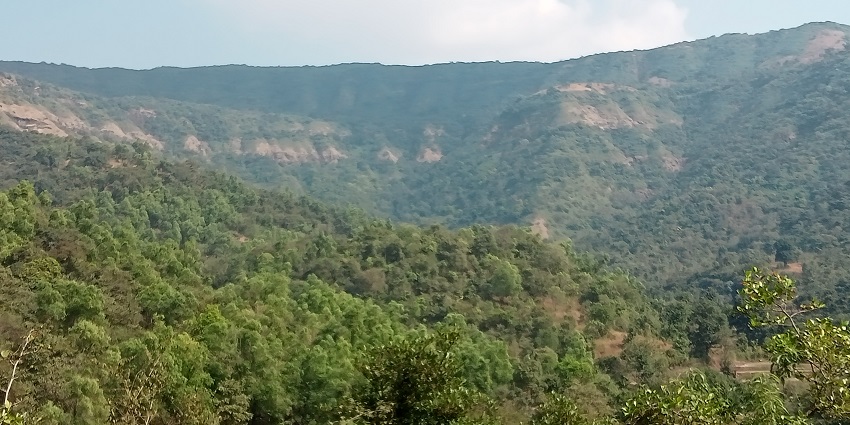 A picture of Tapola, known as Mini Kashmir, a must-visit attraction near Pune in winter.
