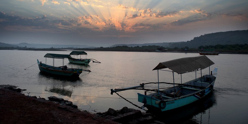 Tarkarli Beach showcasing soft sands and azure waters, a picturesque coastal paradise.