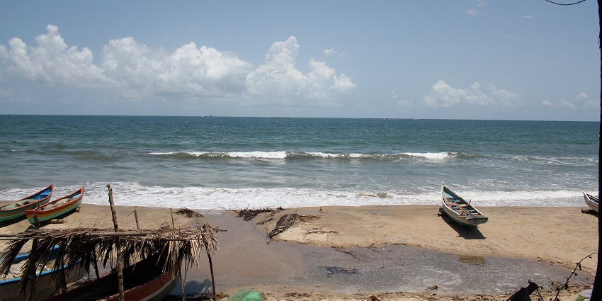 Tarkarli Beach, a popular destination near Sindhudurg Fort, offers stunning views.